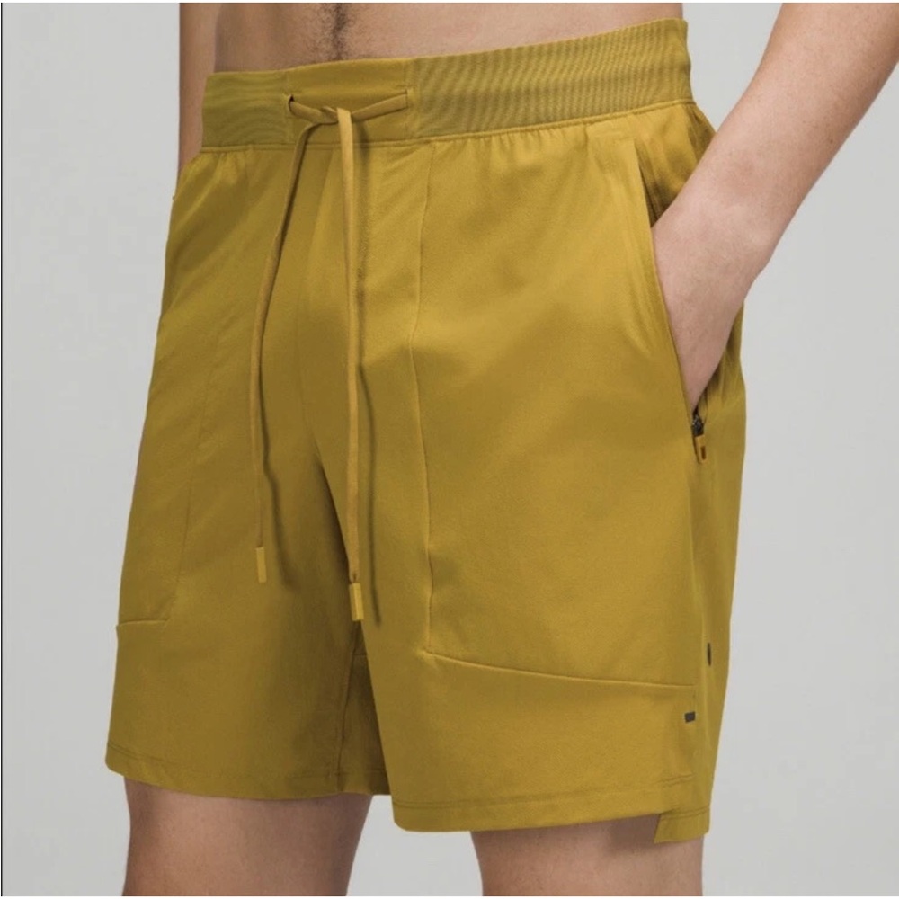Lululemon “Licensed to Train” Linerless Shorts Sz L